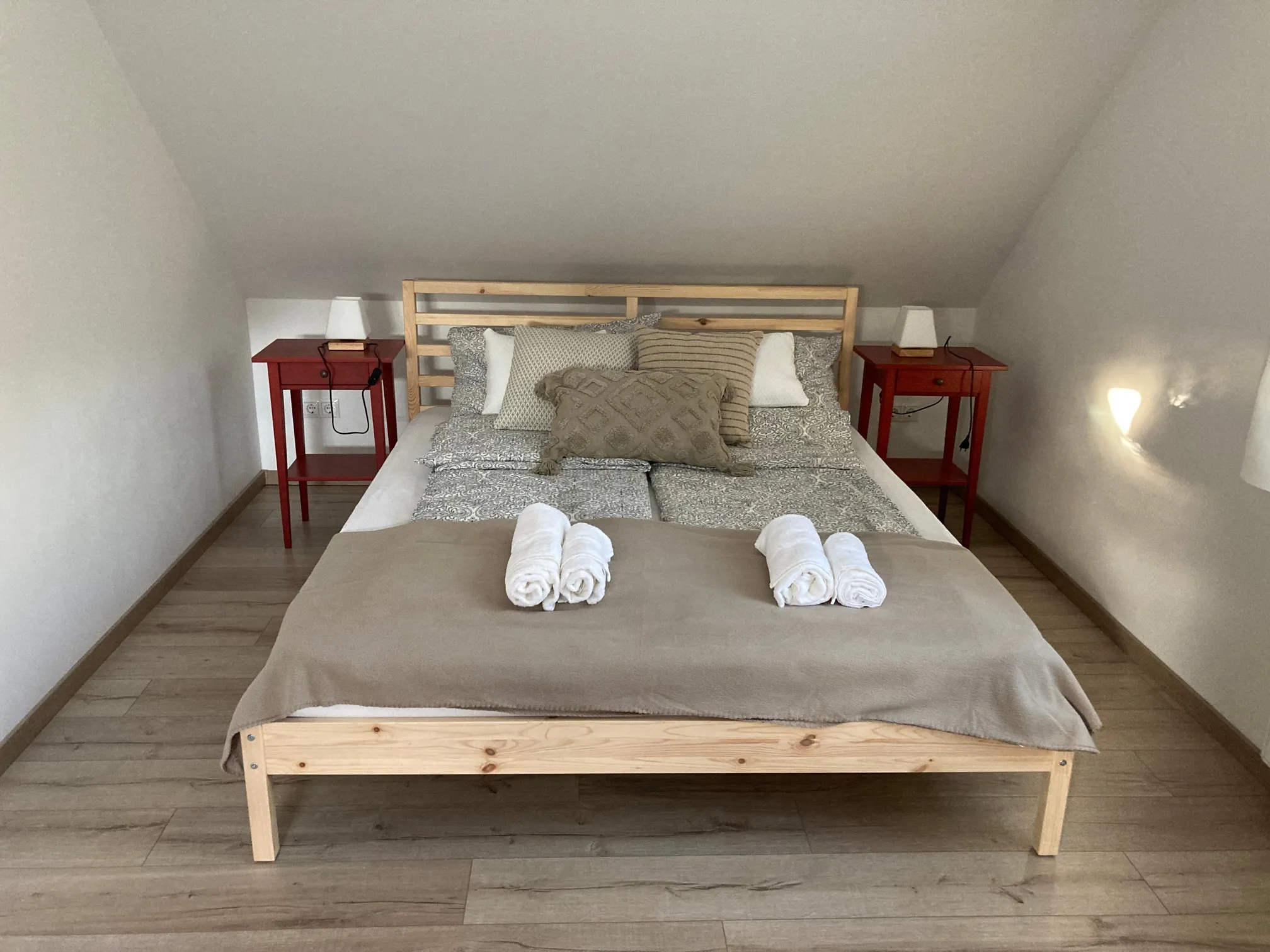 2. Tetőtéri szoba francia ágy